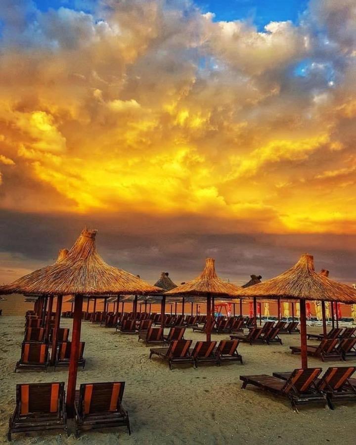 Wave 2 Mamaia Prima Linie Vedere La Mare 120Mp Navodari Ngoại thất bức ảnh